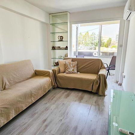 Cheer Up City Apartment, Near To The Finikoudes Beach Lárnaca Exterior foto